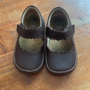 Livie & Luca Brown Shoes Sz 5